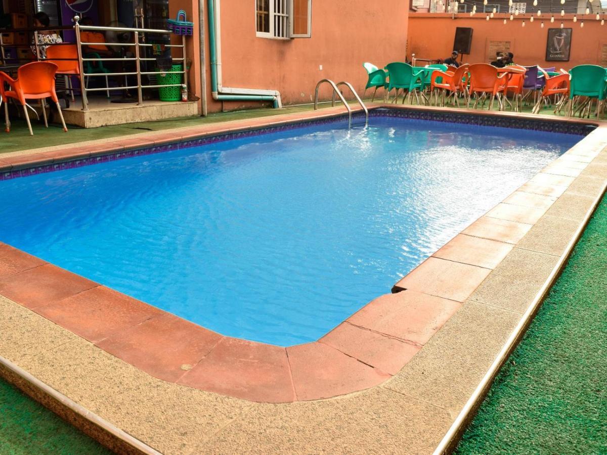 Bana Hotel & Suites Lagos Esterno foto