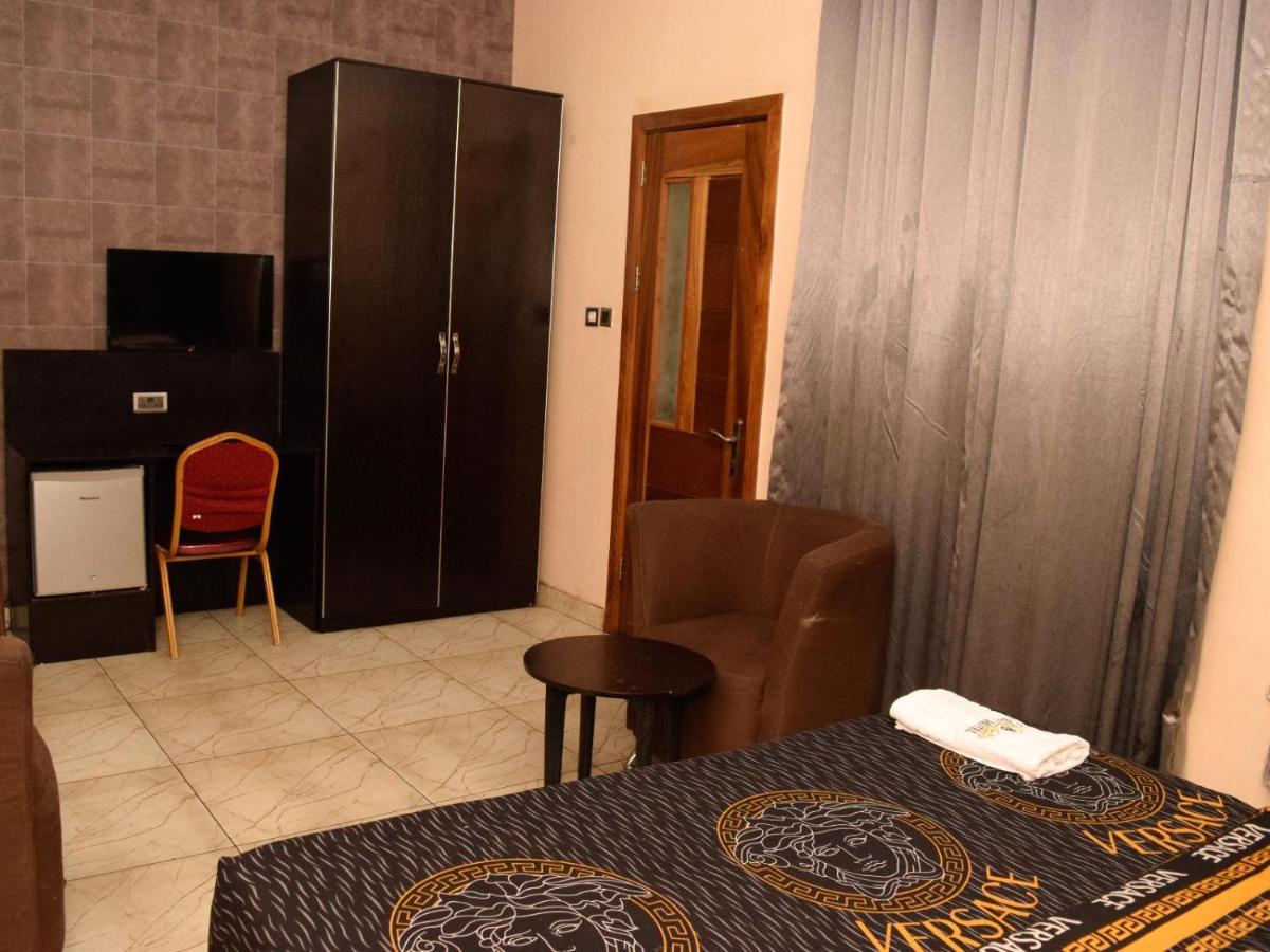 Bana Hotel & Suites Lagos Esterno foto