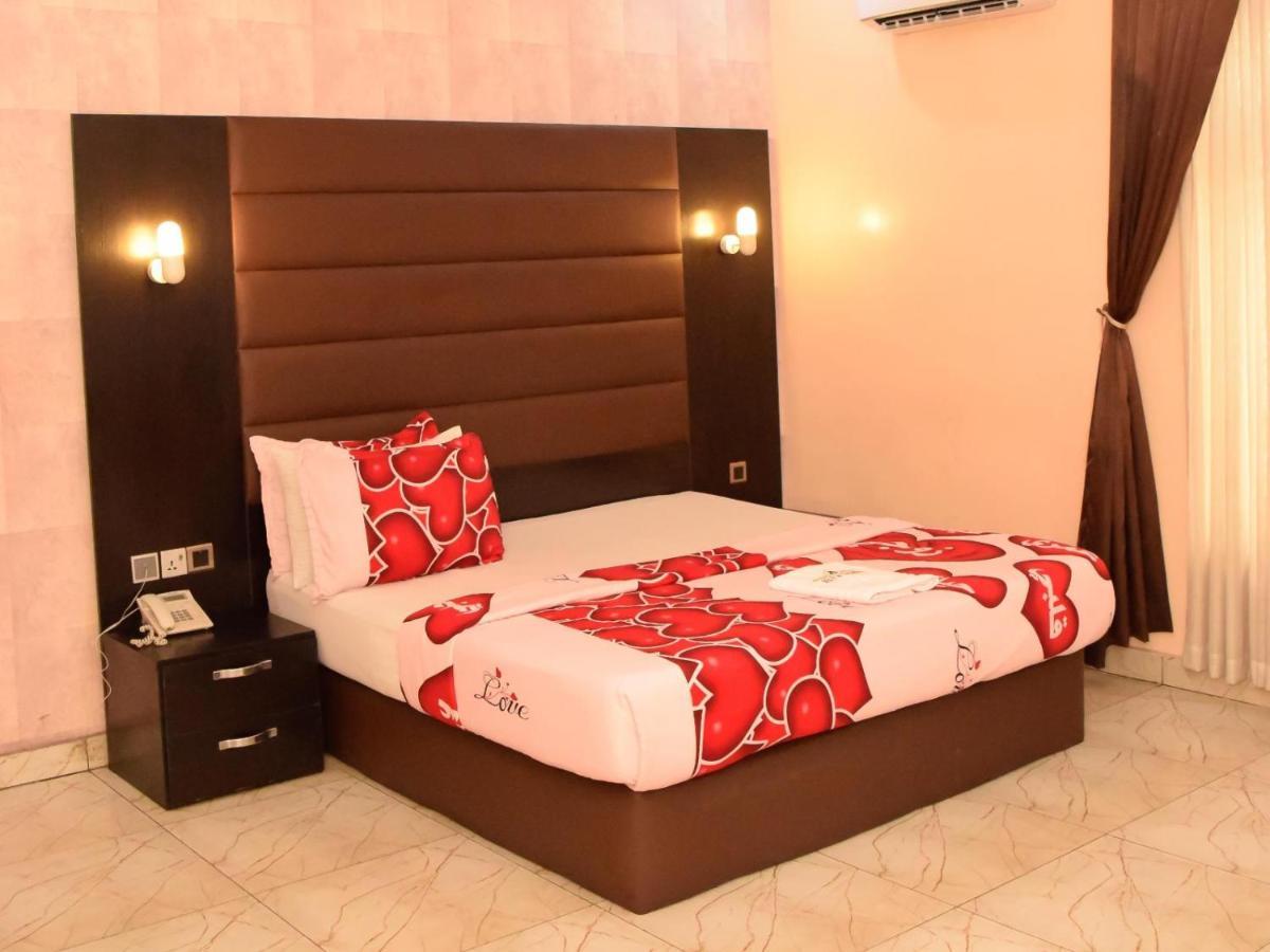Bana Hotel & Suites Lagos Esterno foto