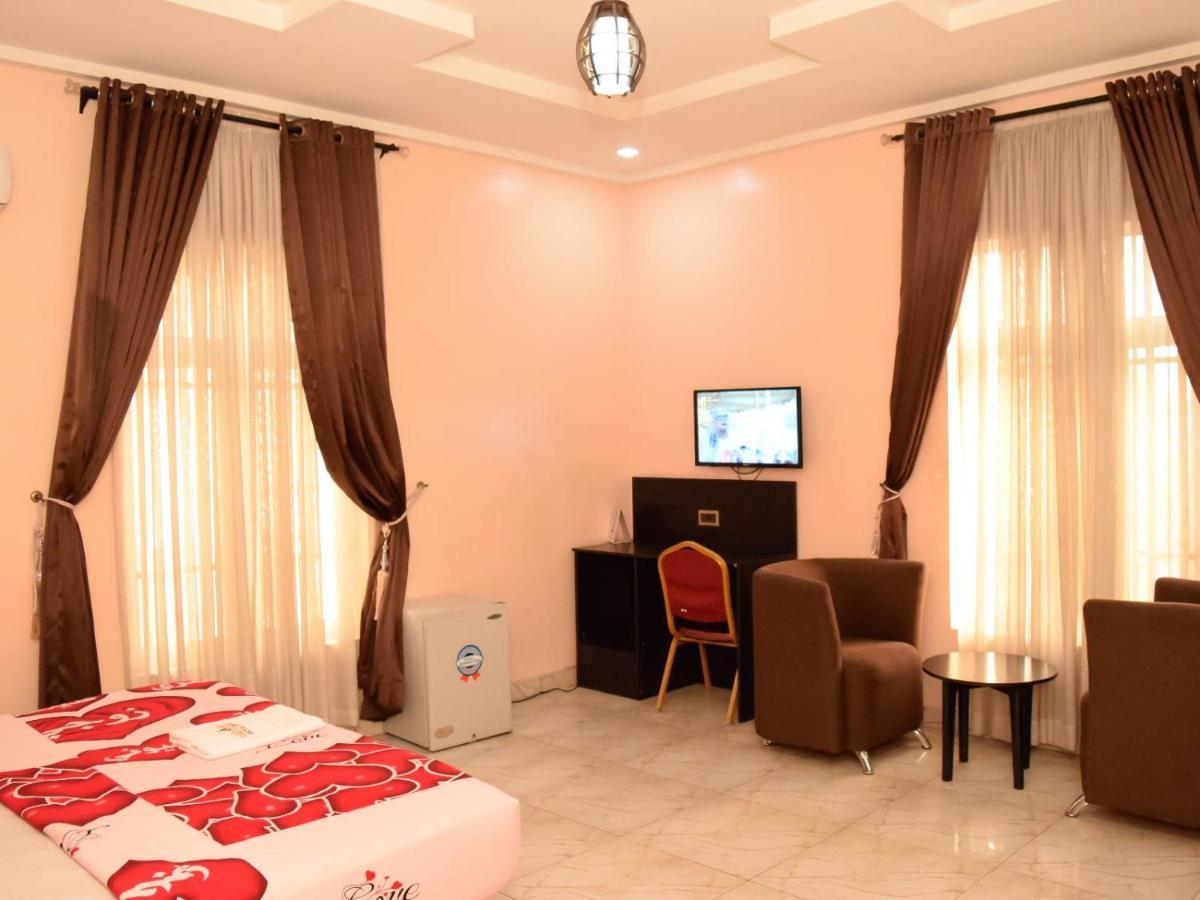 Bana Hotel & Suites Lagos Esterno foto